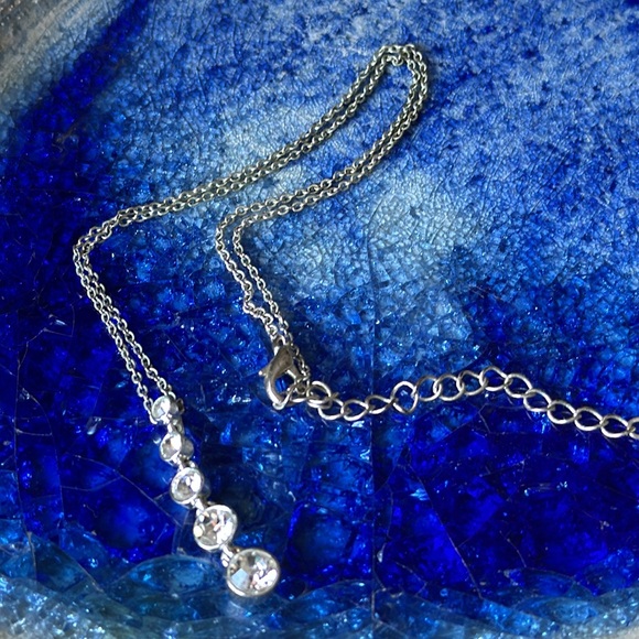 Like New 5 Stone Journey Pendant-Silver Toned-With Box - Picture 14 of 16